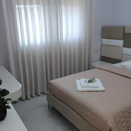 Timi - Modern With Private Pool Near Tirana Βίλα Mucaj