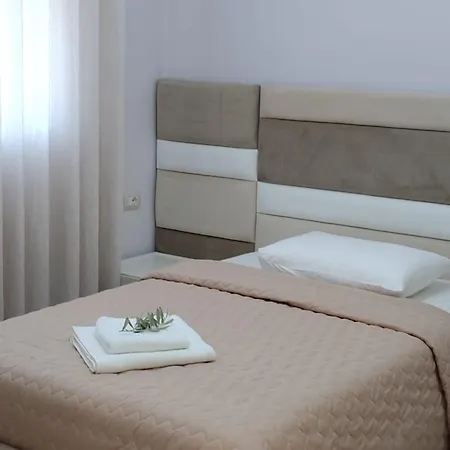Timi - Modern With Private Pool Near Tirana