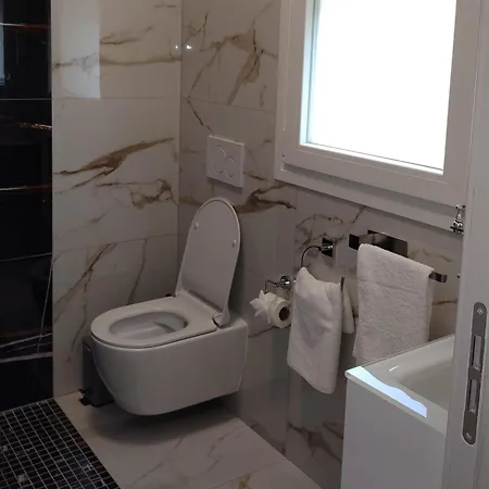 Βίλα Timi - Modern With Private Pool Near Tirana