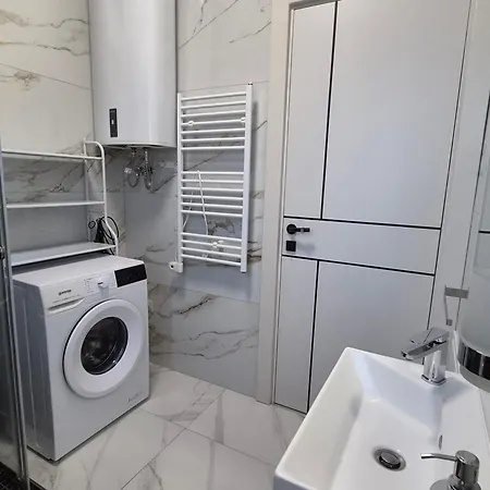 Timi - Modern With Private Pool Near Tirana