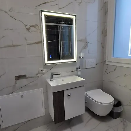 Timi - Modern With Private Pool Near Tirana