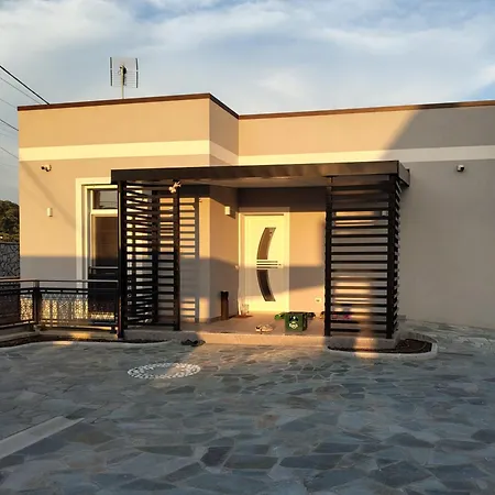 Timi - Modern With Private Pool Near Tirana *