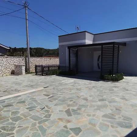 Βίλα Timi - Modern With Private Pool Near Tirana