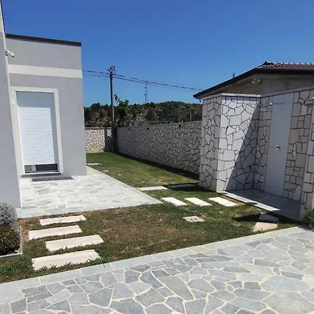 Timi - Modern With Private Pool Near Tirana Βίλα