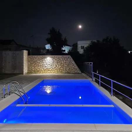 Timi - Modern With Private Pool Near Tirana Βίλα *